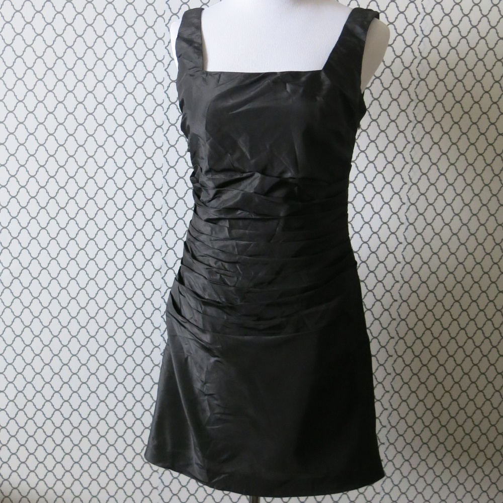 Laundry by Design Black Pleated Ruched Fully Lined Sleeveless Dress - Size Small